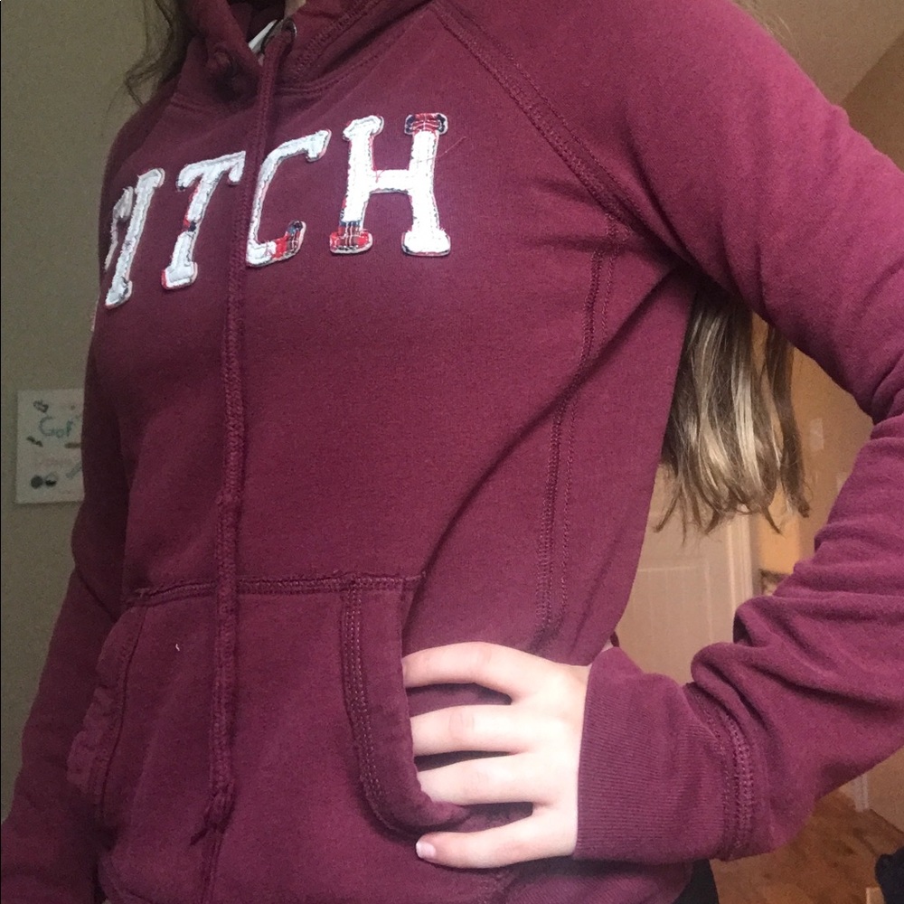 abercrombie and fitch maroon hoodie